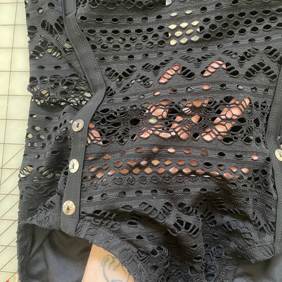 One piece bodysuit/swimsuit size 2 - Picture 4 of 4